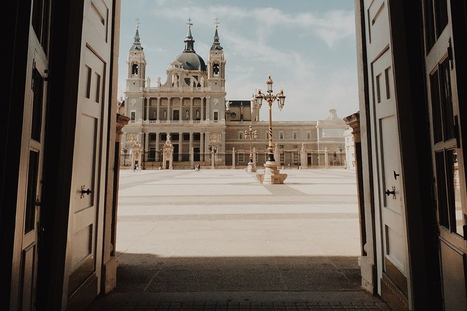 Royal Palace Skip-the-Line Ticket and Guided Tour in Madrid - Logistics That Affect Your Day (Not Just Fine Print)
