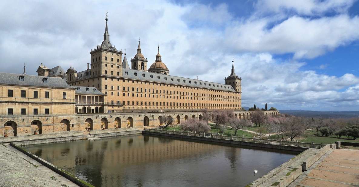 San Lorenzo de El Escorial: Monastery and Site Guided Tour - San Lorenzo’s 16th-Century Shape: Why the Layout Matters