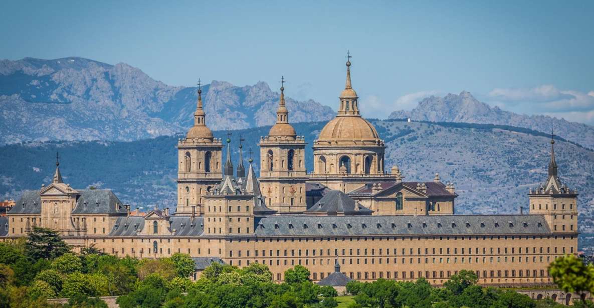 San Lorenzo de El Escorial Monastery: Private Tour - Meeting up, finding the right entrance, and getting through security