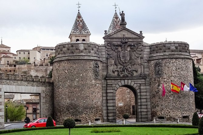 Segovia, Avila & Toledo: Small Group Guided Tour from Madrid - Entering the Alcázar of Segovia: why this ticket inclusion matters