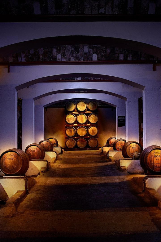 Segovia: DYC Distillery guided visit with whiskey tasting - Store time and the value of those collaboration products