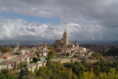 Segovia Experience - Segovia Cathedral and St Stephen’s Church: Gothic and Romanesque Side by Side