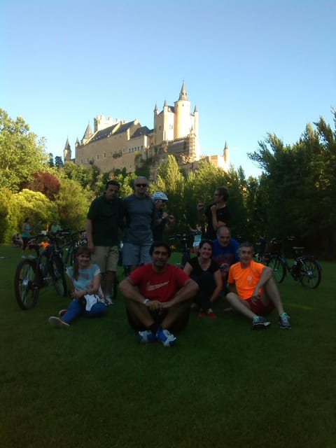 Segovia: guided route on an electric bicycle (ebike) - Following the Aqueduct’s journey without feeling stuck