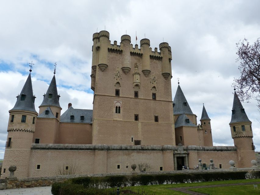 Segovia: Guided Walking Tour with Alcázar Entry - Should you book this Alcázar walking tour?