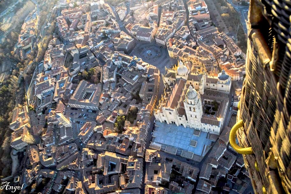 Segovia: Hot Air Balloon Flight with Picnic and Cava - Getting to the take-off field: hospital, Eresma path, and how to spot the team
