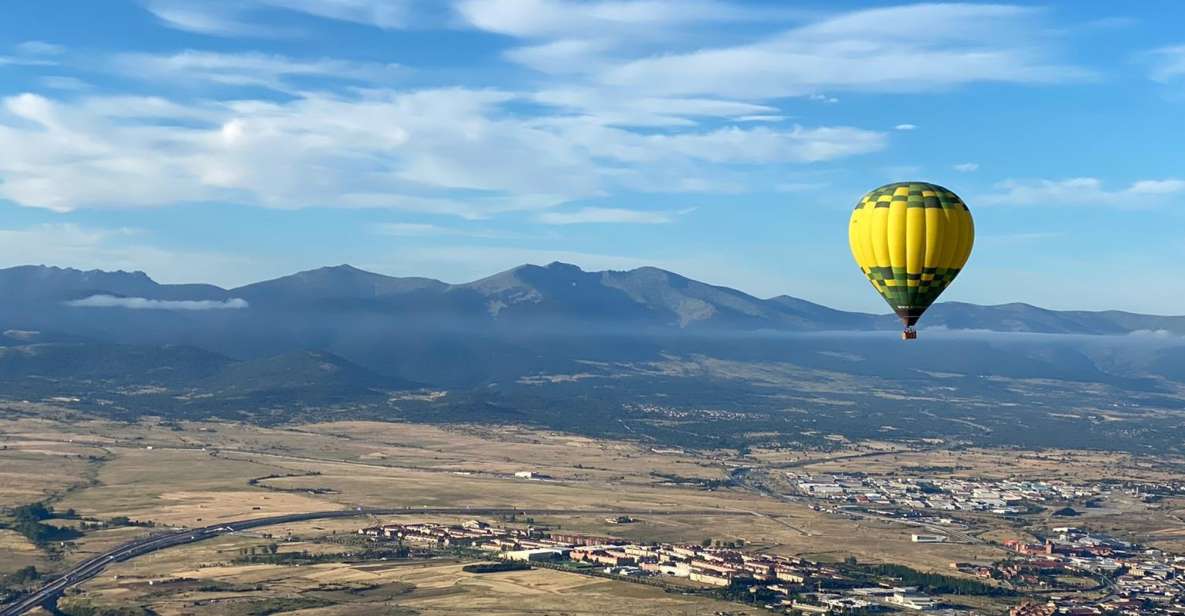 Segovia: Hot Air Balloon Ride with Picnic and Activity Video - Key things to know before you book