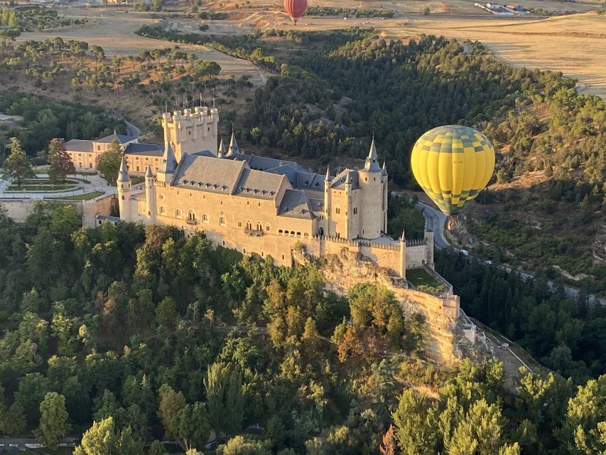 Segovia: Hot Air Balloon Ride with Picnic and Activity Video - Flying the Segovia skyline from the oldest kind of air trip