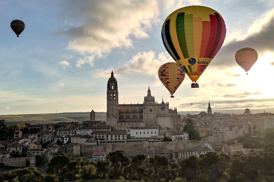 Segovia: Private Balloon Ride for 2 with Cava and Breakfast - The landing celebration: cava toast, breakfast, and a flight certificate