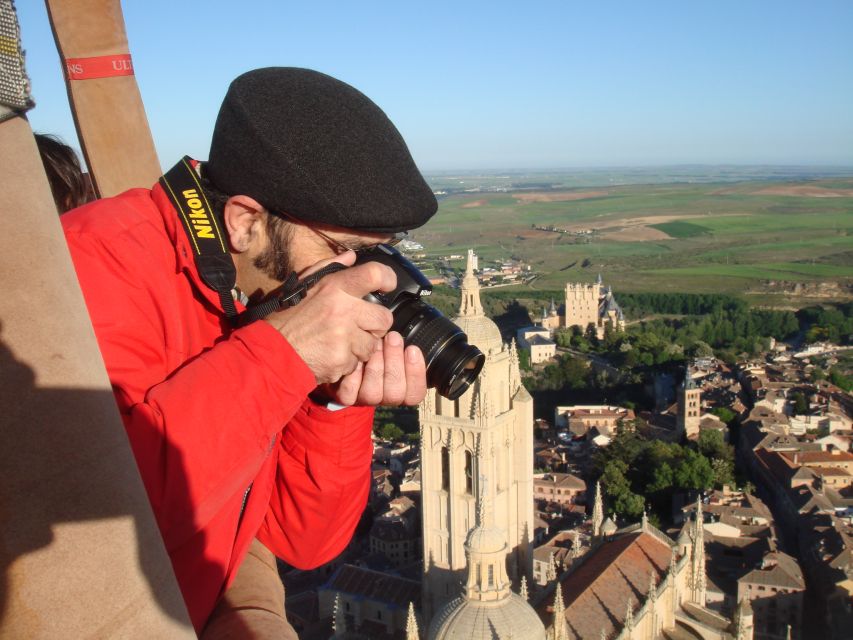 Segovia: Private Balloon Ride for 2 with Cava and Breakfast - A quick note on guides, crew, and the tone of the experience