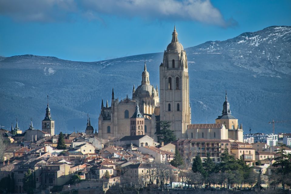 Segovia: Private City Walking Tour with Alcázar of Segovia - Key things you’ll notice on this private Segovia tour
