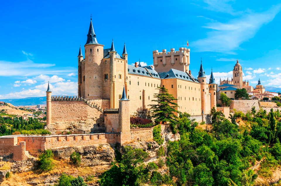 Segovia Private Guided Visit & Alcazar with High Speed Train - Roman Aqueduct and La Senda de los Molinos: beyond the one-photo view