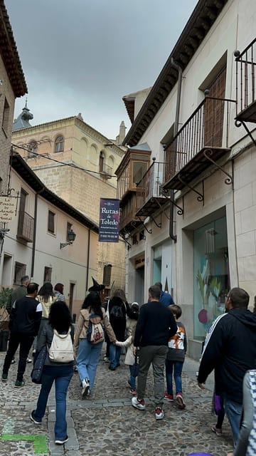Subway Toledo: night tour 4 subways including Thermae - Walking between sites: Plaza Abdón de Paz and the street-corner transitions