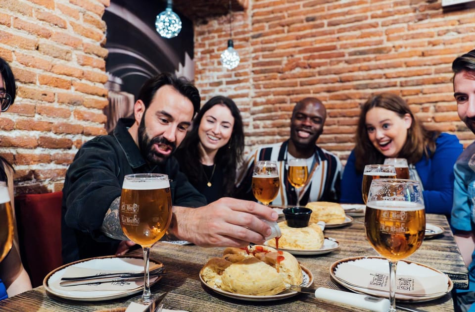 Tapas Food Tour with Dinner in Madrid - La Latina on foot: why this neighborhood fits tapas night