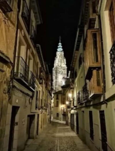 The Enchanted City: A Mysterious Tour of Toledo - Starting at Pl. Zocodover: where the night tour gathers its energy
