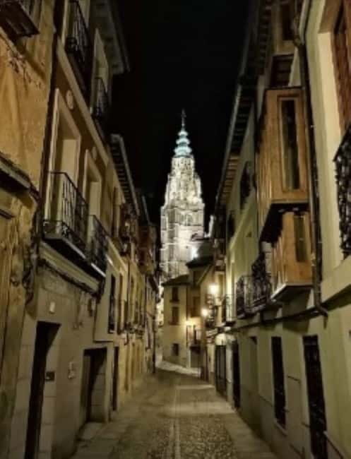 The Enchanted City: A Mysterious Tour of Toledo - Starting at Pl. Zocodover: where the night tour gathers its energy