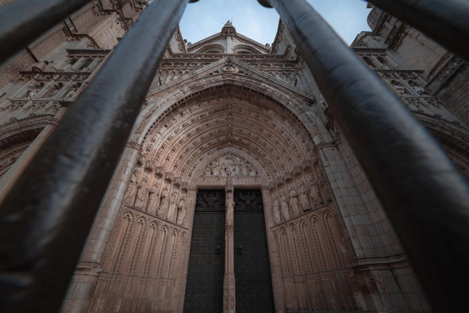 Toledo: Cathedral Tour with a Local Guide - Treasure Chapel Must-See: The Monstrance of Arfe and the Altarpiece
