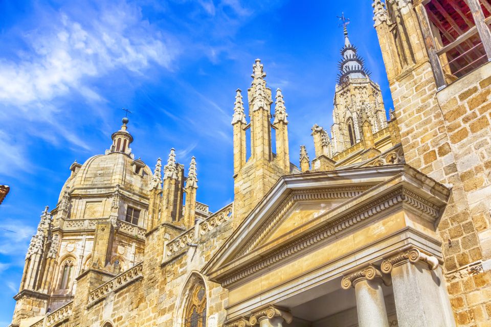 Toledo: History of the Three Cultures Guided Walking Tour - Plaza de Zocodover: the crossroads of power and neighborhoods