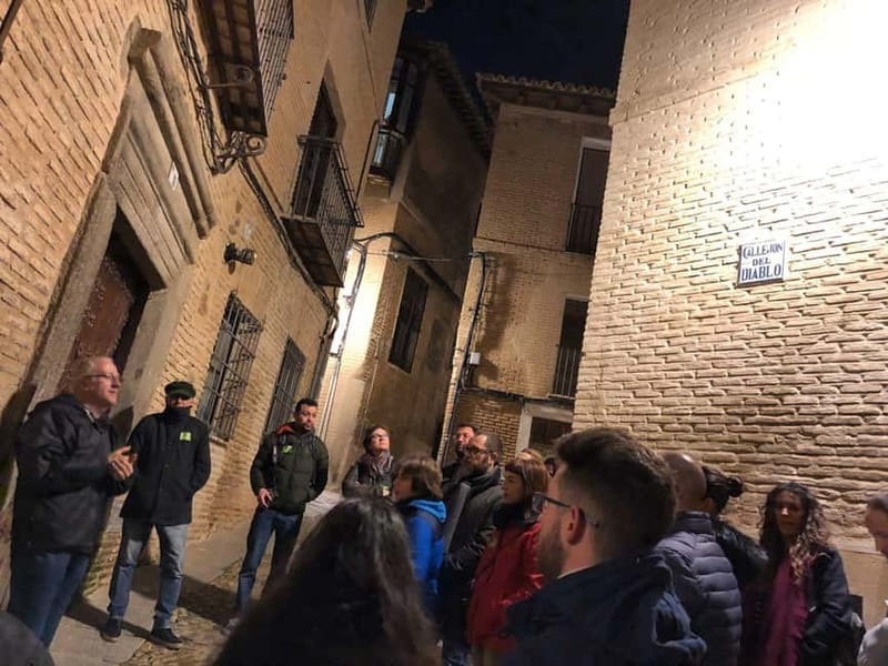 Toledo Mágico, the original night route: mystery, curiosities and secrets - Meeting point and pacing for 105 minutes in the dark