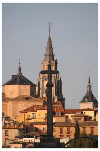 Toledo: Monumentos esenciales: Alcazar, Catedral, Sinagoga - Meeting point, timing, and how the 2-hour plan works