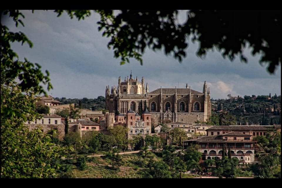 Toledo: Monumentos esenciales: Alcazar, Catedral, Sinagoga - Church of the Jesuits: why relic collections matter