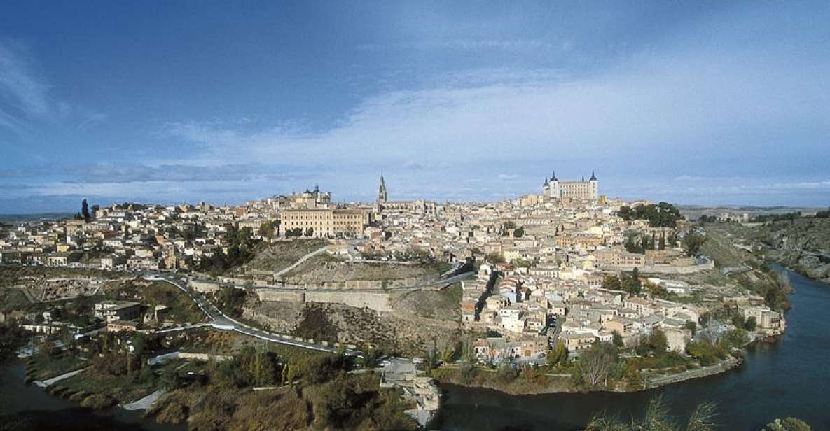 Toledo: Private Monuments Walking Tour with Monument Entry - A private 3-hour Toledo walk that avoids the usual sightseeing blur