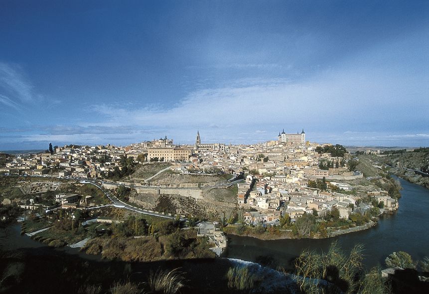 Toledo: Private Monuments Walking Tour with Monument Entry - Why Toledo’s faith mix still matters today (and how the tour makes sense of it)