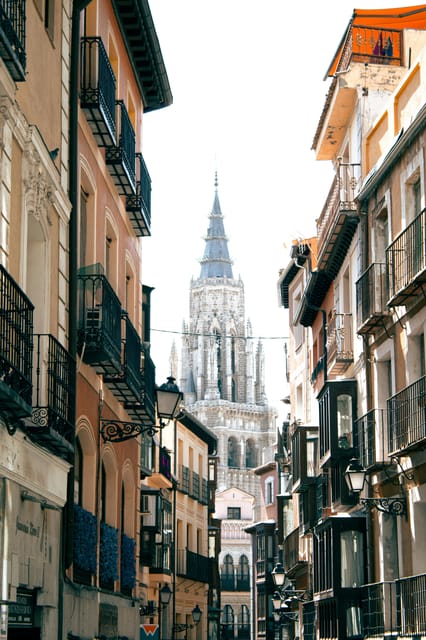 TOLEDO: Private Tour With Official Guide - Meeting Toledo’s Old Heart at Plaza de Zocodover