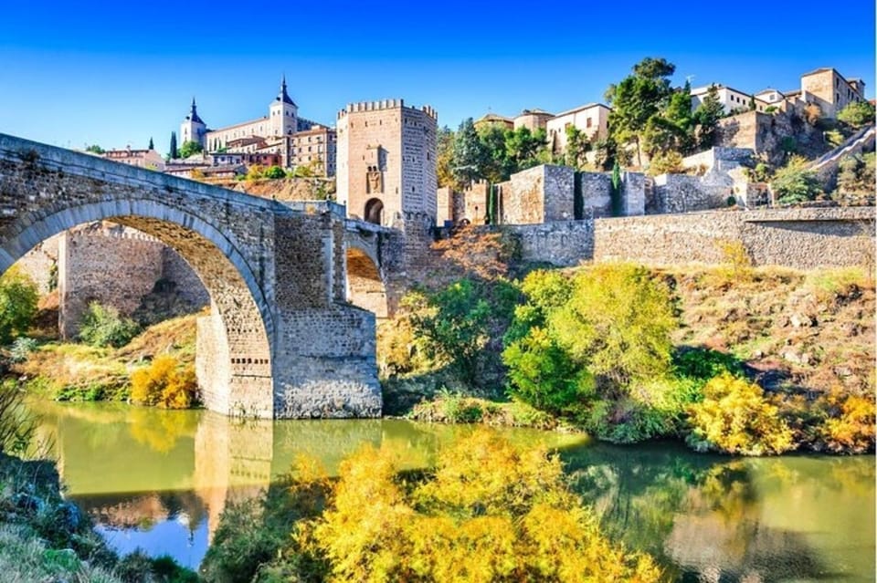Toledo : Private Walking Tour with a Pro guide - Starting at Plaza de Zocodover: Your Easy “Get-Oriented” Point