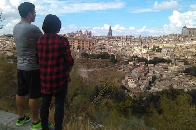 Toledo, Windmills, Winery Small Group Tour with Lunch from Madrid - Catedral Primada de Toledo: What You See in 45 Minutes