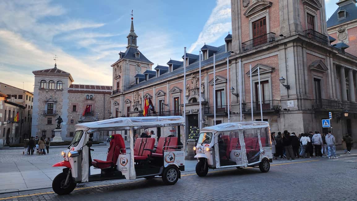 Tour Madrid: Secrets in a Electric Tuk Tuk - Key points worth your time
