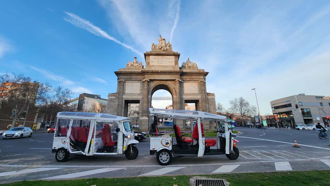 Tour Madrid: Secrets in a Electric Tuk Tuk - Retiro Park: your planned calm break with Crystal Palace and Rose Garden
