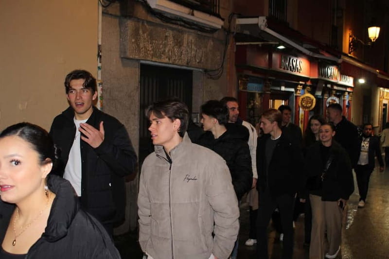 Wild Night Pub Crawl: Free Shots, Games & VIP Club Entry! - The pre-club part: Enbabia Library and C. del Príncipe